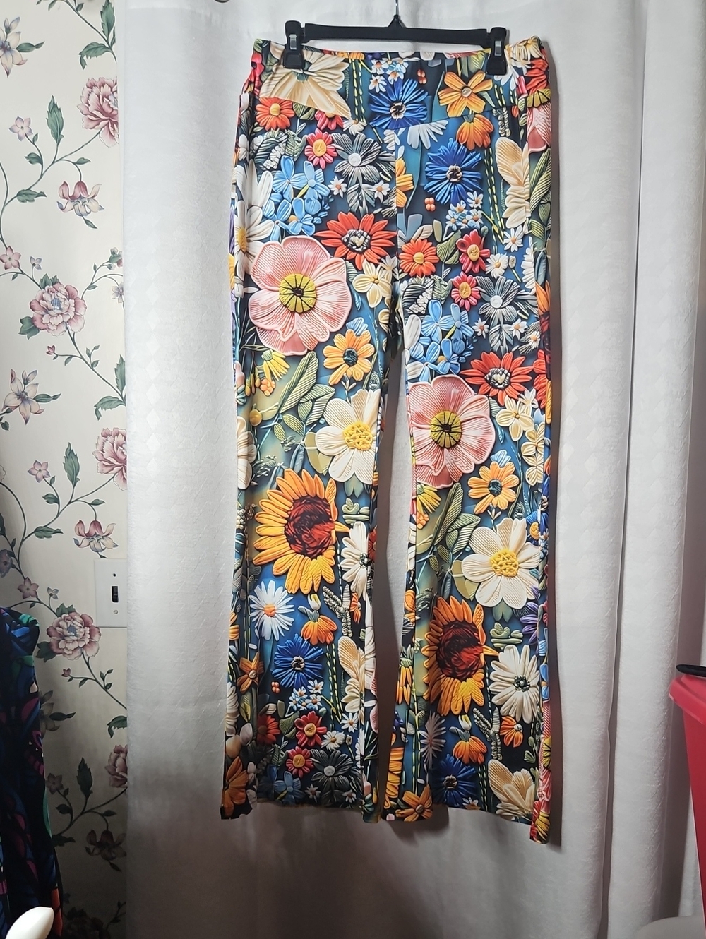 Wide-Leg Floral Pants in Multicolor